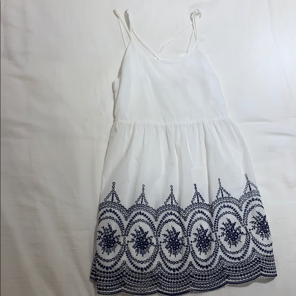 White and blue detail dress